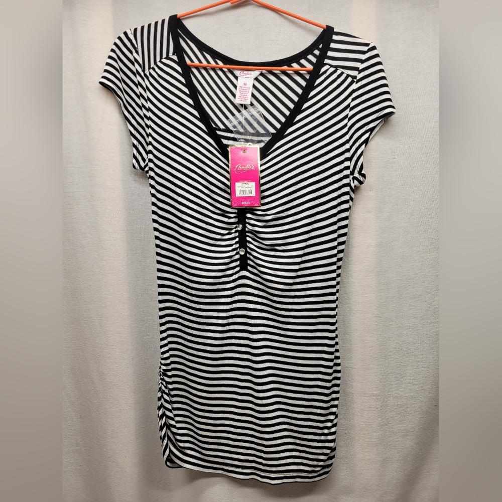 Juniors NWT Medium Candie's V-Neck Henley Black Stripe